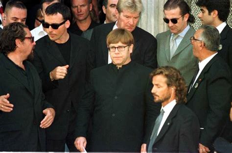 gianni versace e elton john|gianni versace funeral.